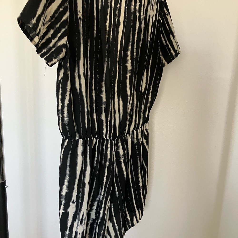 Romper - Picture 3 of 4